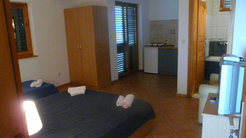 Guest House Zivkovic Sveti Stefan Δωμάτιο φωτογραφία